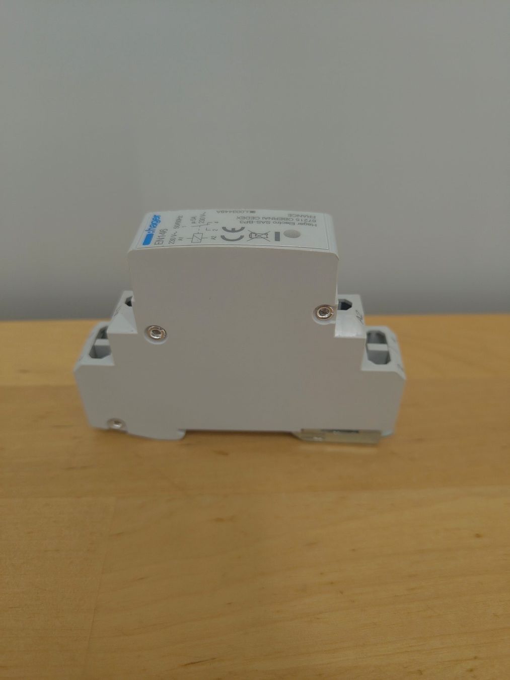 Hager Elektronikbauteile: Interfacerelais Hager 230VAC 1 Wechsle  5A 230VAC 1TE – Neu (gemäss Beschreibung) aus Emmenbrücke von BlSi 1