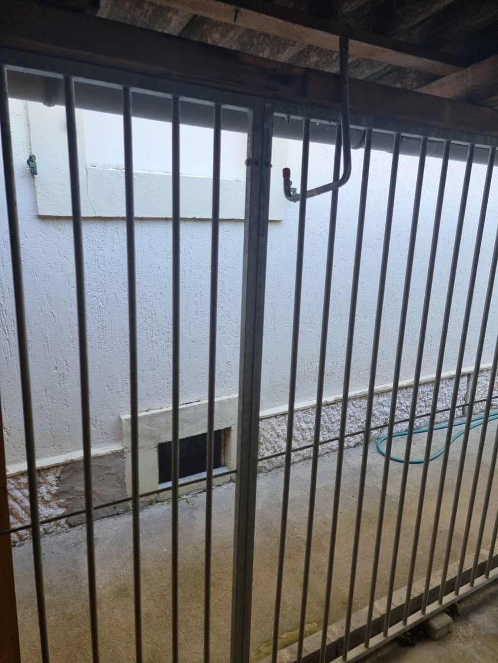 Gabbie, trasporto & Sicurezza: Chenil - barrière en fer extérieur à vendre – Usato da Neuchâtel venduto da cle_j6qj 4