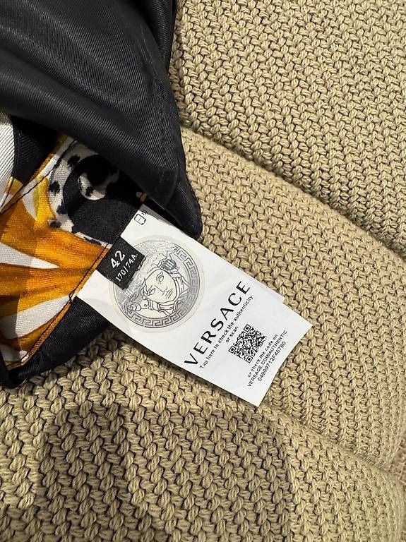 Versace Top: VERSACE TOP & SHORTS GOLD – Nuovo (secondo la descrizione) da Schwyz venduto da bofb 6