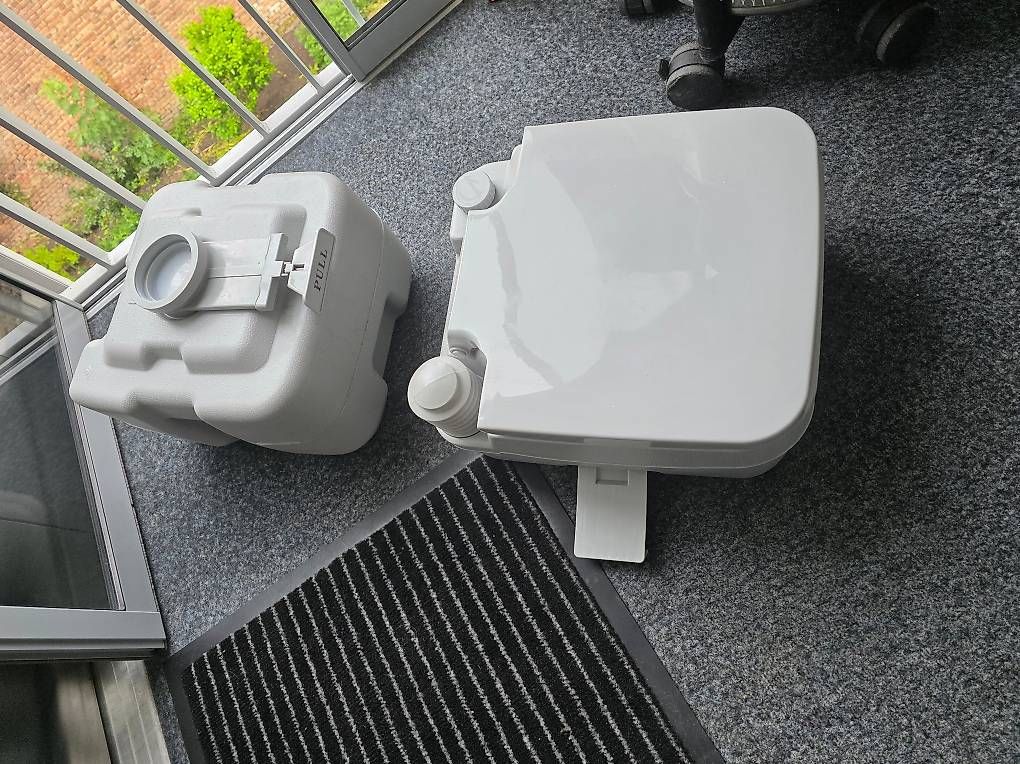 WC: Camping WC – Usato da Basel venduto da pet_ss7x 1