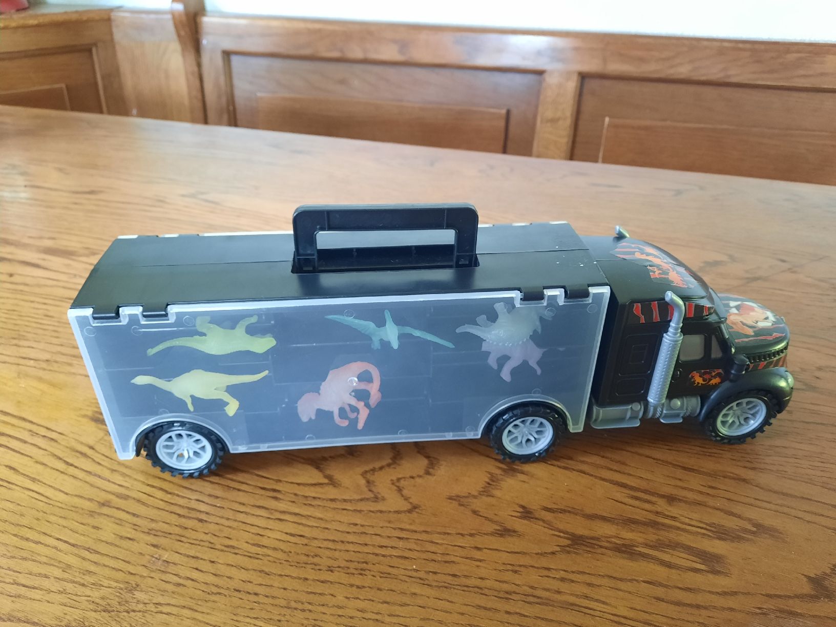 Giocattoli: Camion porte-dinosaures – Usato da Eschert venduto da nicolas1987 5