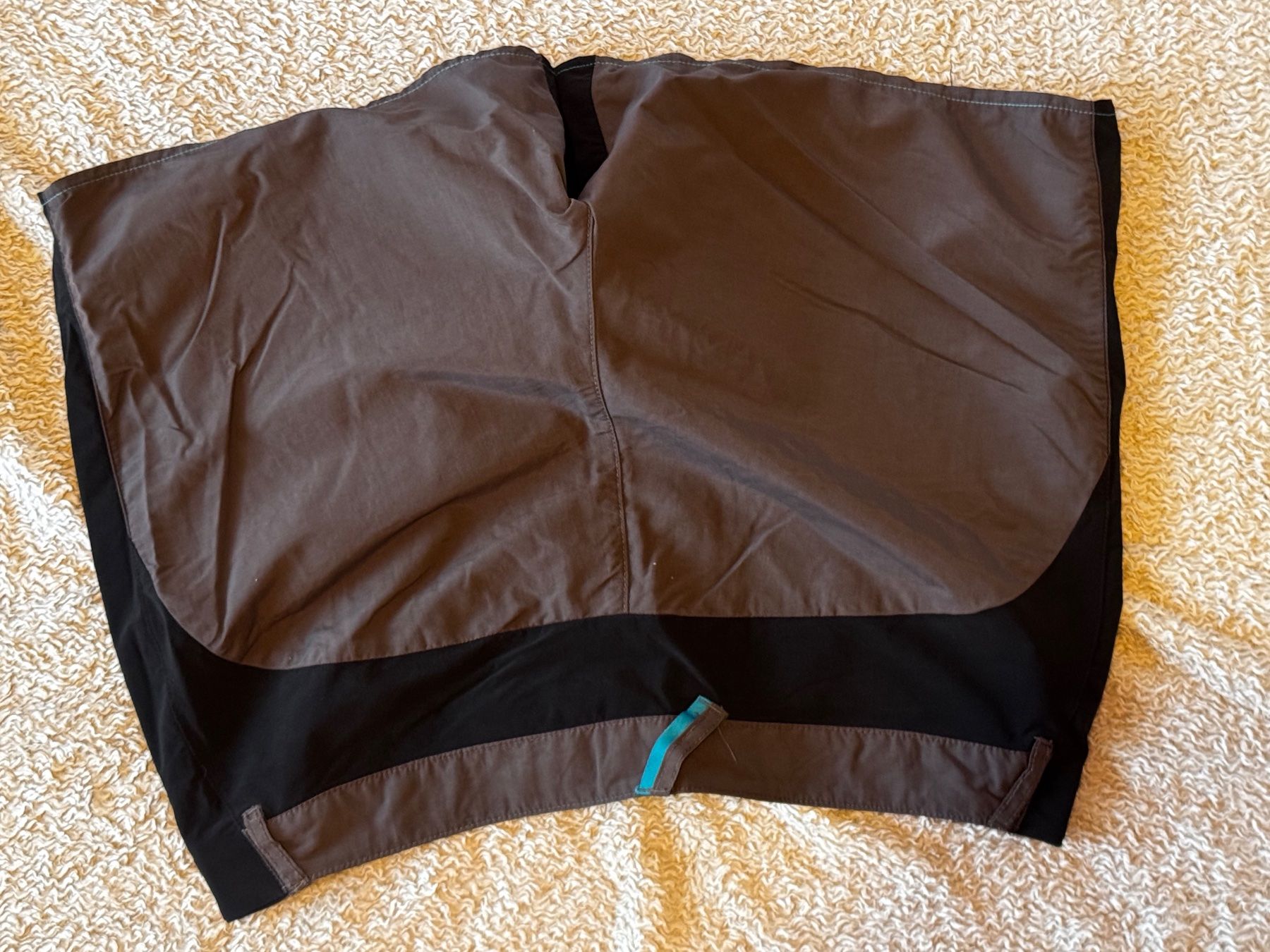 Decathlon Pantaloni: Quechua short gr 40-42 – Usato da Ovronnaz venduto da Etagne68 2