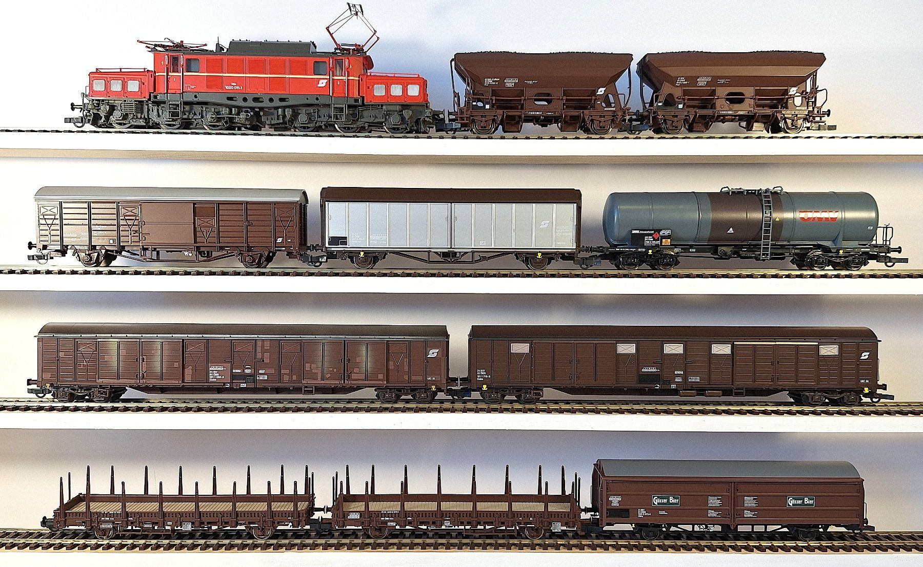 Roco Trains électriques: ÖBB 1020 mit Güterzug – D'occasion à Bern par BahnliebhaberRe420