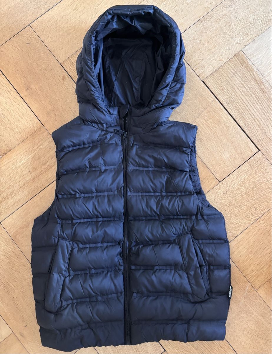 Zara Altro abbigliamento per bambino: Gilet, 140 schwarz – Usato da Zürich venduto da gucks