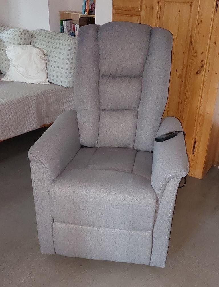 Sessel: Relaxsessel, elektrisch verstellbar – Neu und originalverpackt aus Ermenswil von Brun12