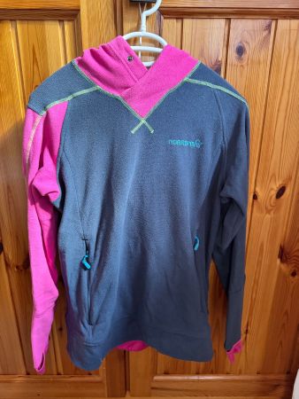 Pull polaire à capuche Norrona