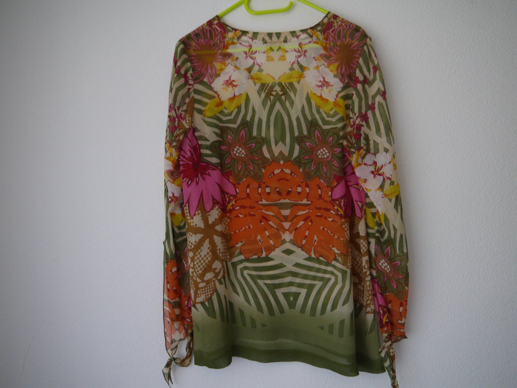 Camicette: Joyce & Girls Bluse aus Seide Gr. L – Usato da Hagendorn venduto da Blaf 4
