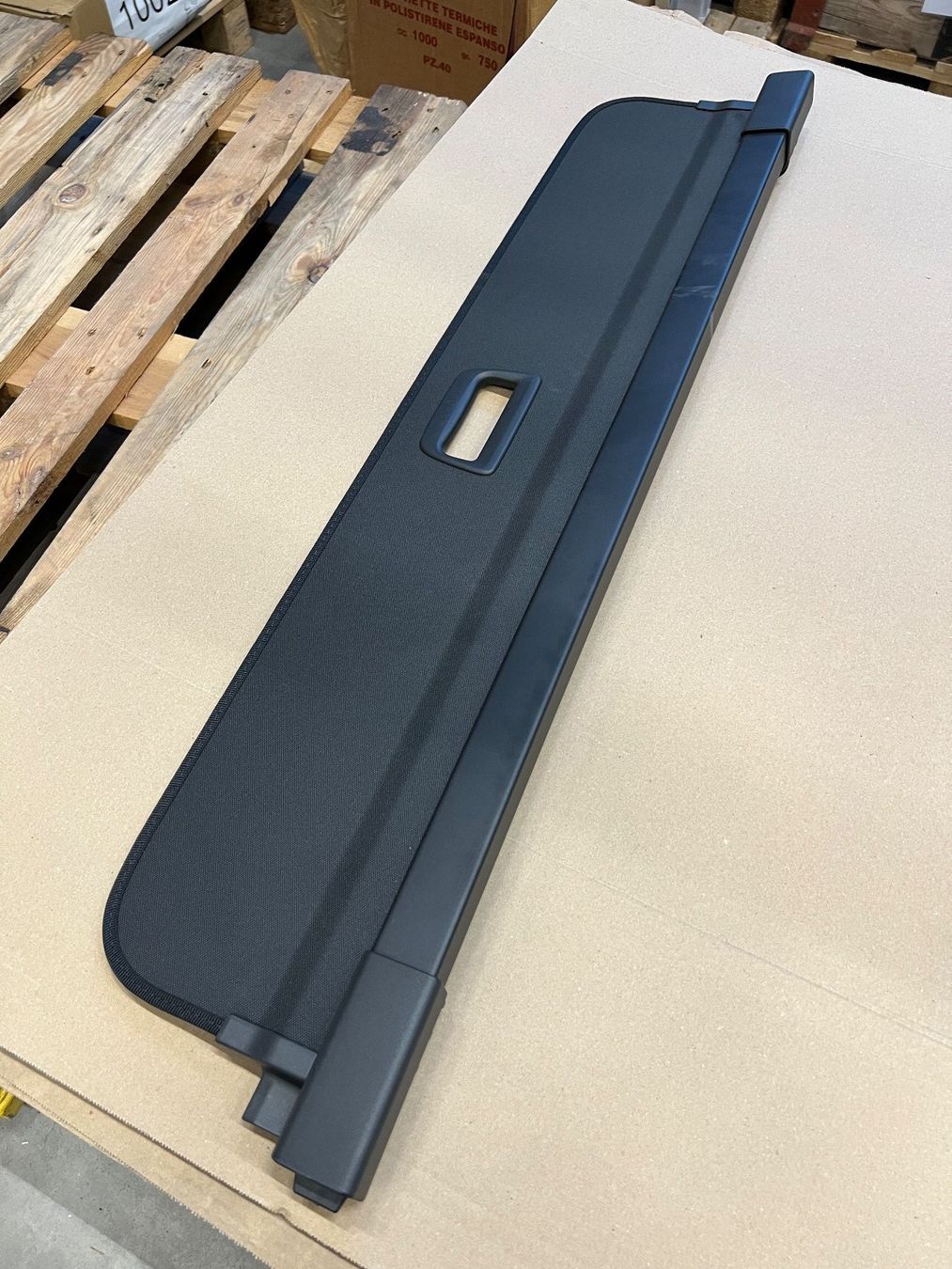 VW Tutti pezzi di ricambio auto: Kofferraumabdeckung schwarz VW ID7 – Nuovo (secondo la descrizione) da Volketswil venduto da Londero8604 1