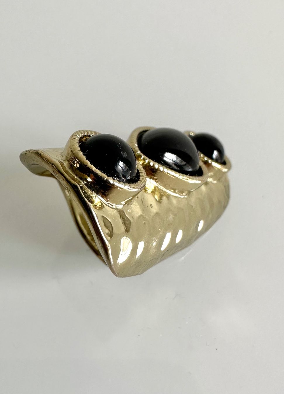 Ringe: Ring mit Hammerschlag Optik und schwarzen Steinen – Gebraucht aus Bern von Fraeuleinhonig 6