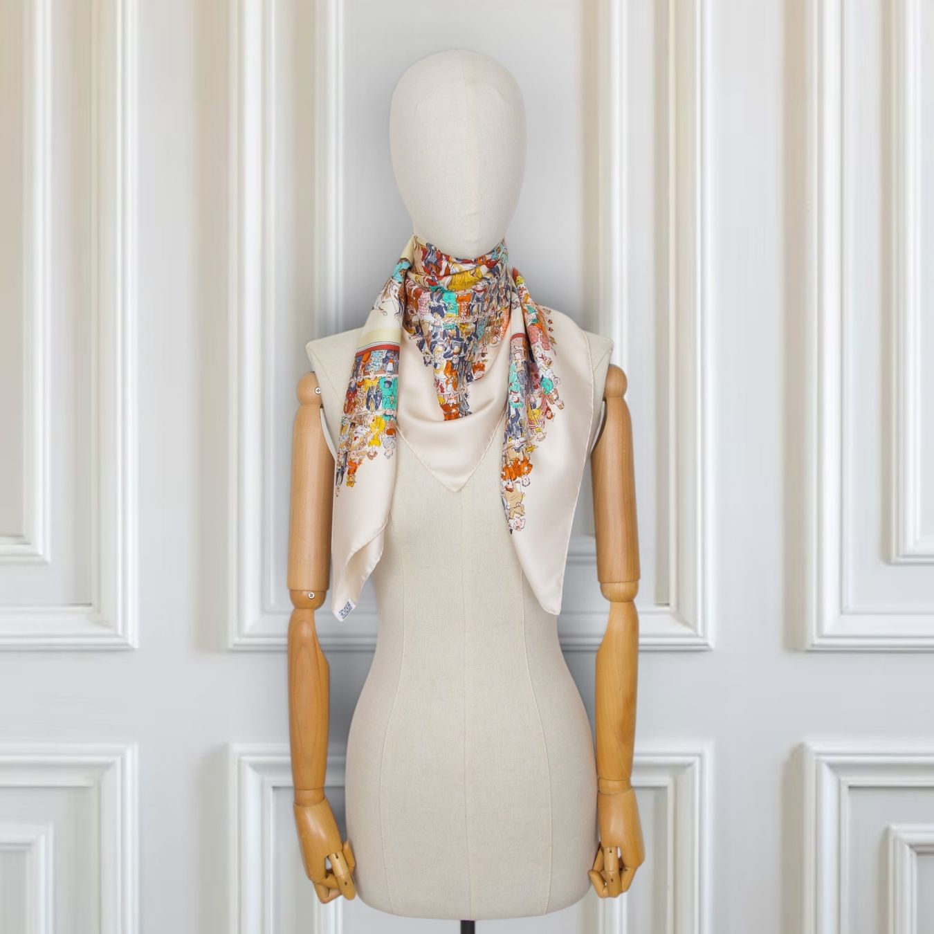 Hermès Foulard & Sciarpe: Hermès Carré "Cirque Molier" crème – Usato da Binningen venduto da Designerlabels 2