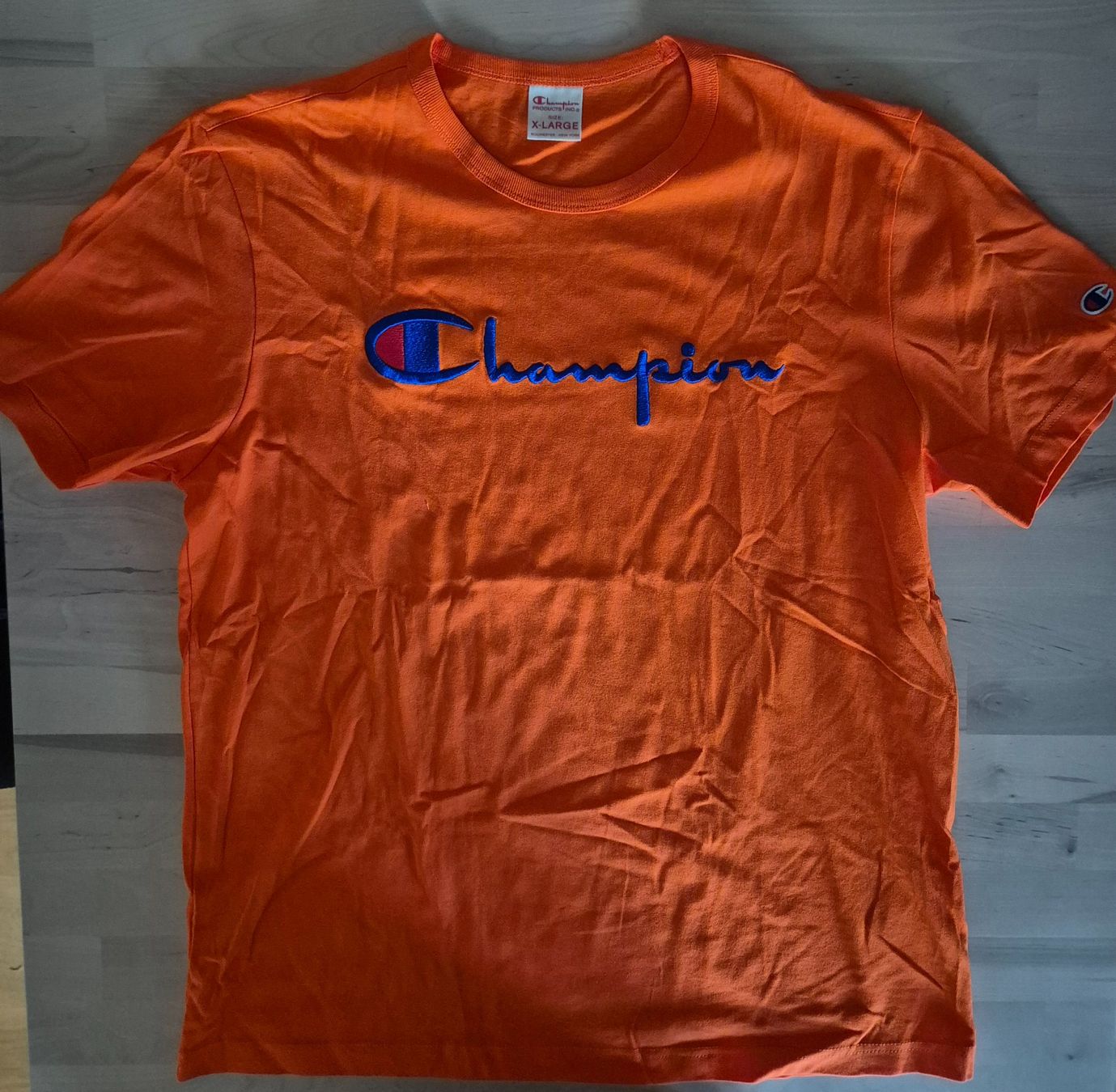 Champion T-shirt: Champion T-Shirt – Usato da Trogen venduto da Monk3yWear
