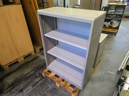 Lista Metallgestell mit 2 Tablaren 80x40cm H: 115cm ab 1.-