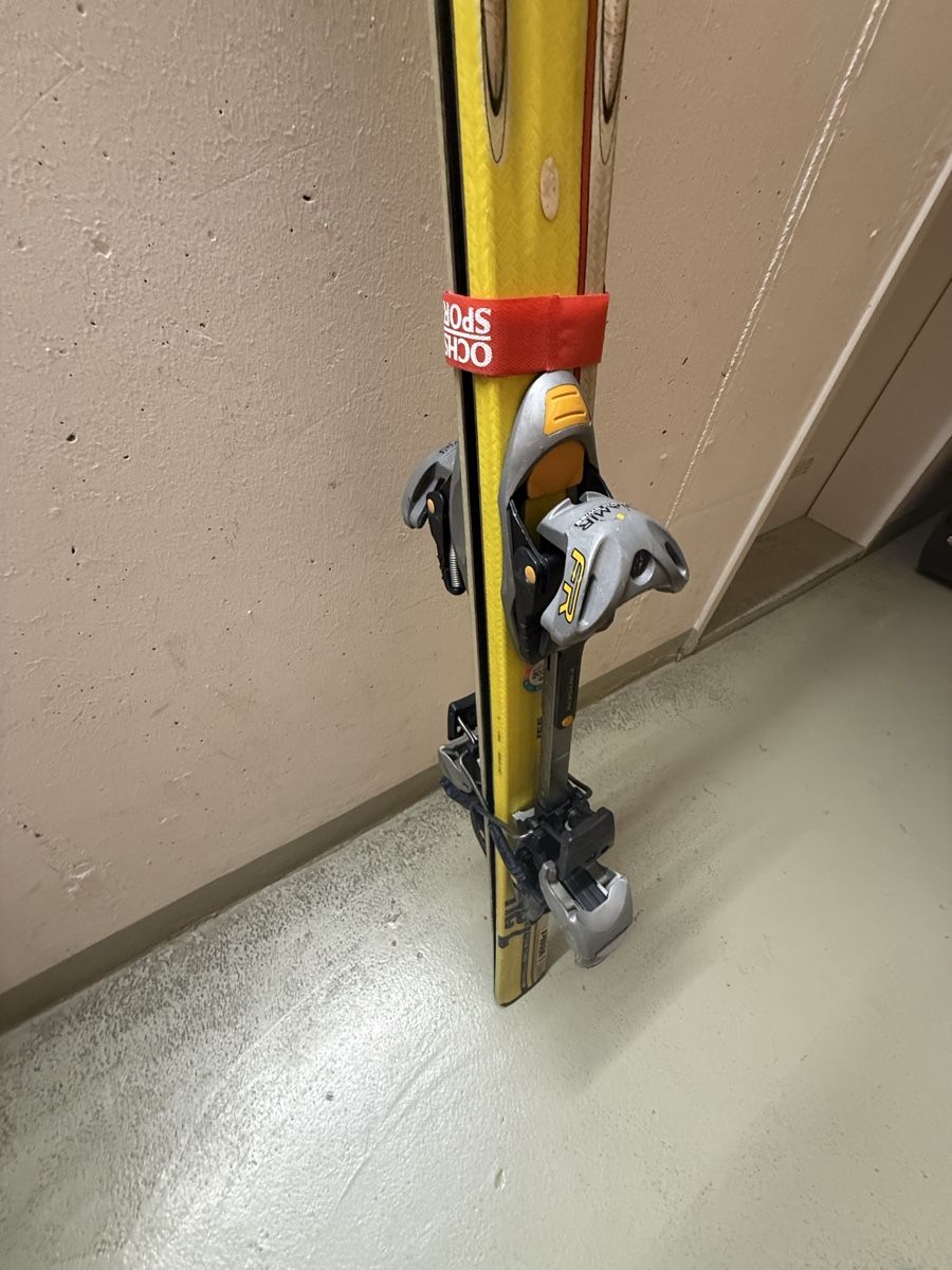 Völkl Sci: Völkl skis 158cm used condition – Usato da Zürich venduto da CottleGuitar 1