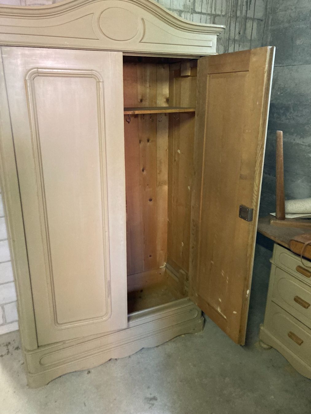 Schränke: KLEIDERSCHRANK LANDHAUSSTIL – Gebraucht aus Eschenz von SUBARU048 1