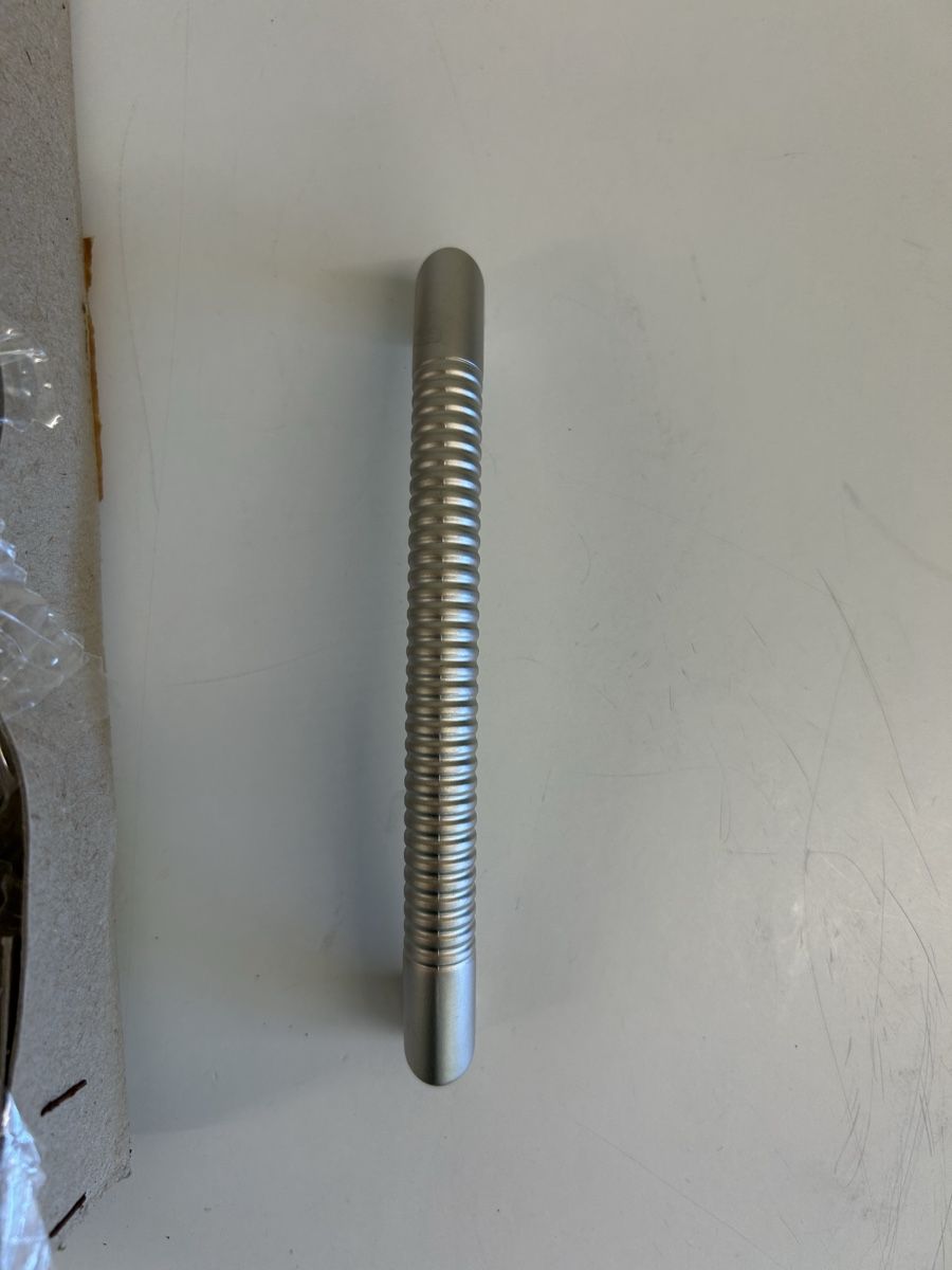 Ferramenta: Möbelgriff 128 mm Bohrmass 40 Stück  – Nuovo (secondo la descrizione) da Schenkon venduto da Paedy5 1
