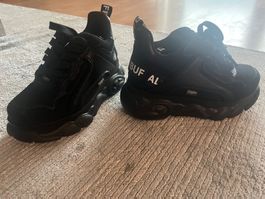 Buffalo Chai Schwarz Vegan - Neu und ungetragen - Grösse 36