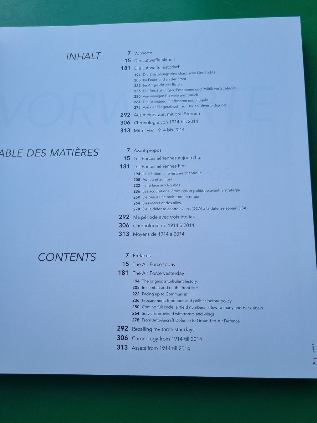 Libri: Buch Uno Zero Zero Ein Jahrhundert Schweizer Luftwaffe – Nuovo (secondo la descrizione) da Trachslau venduto da bastet06 2