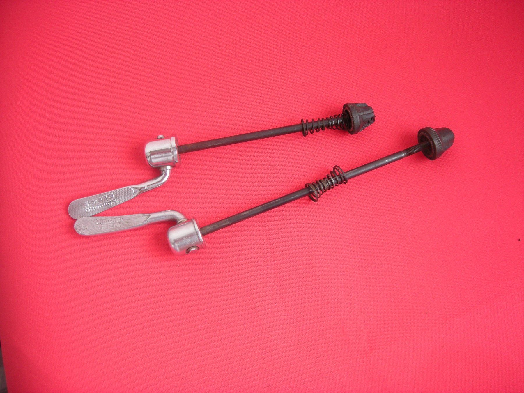 Shimano Pezzi di ricambio: Rennvelo Schnellspanner Shimano 2 Stk – Usato da Spreitenbach venduto da Sniper8952