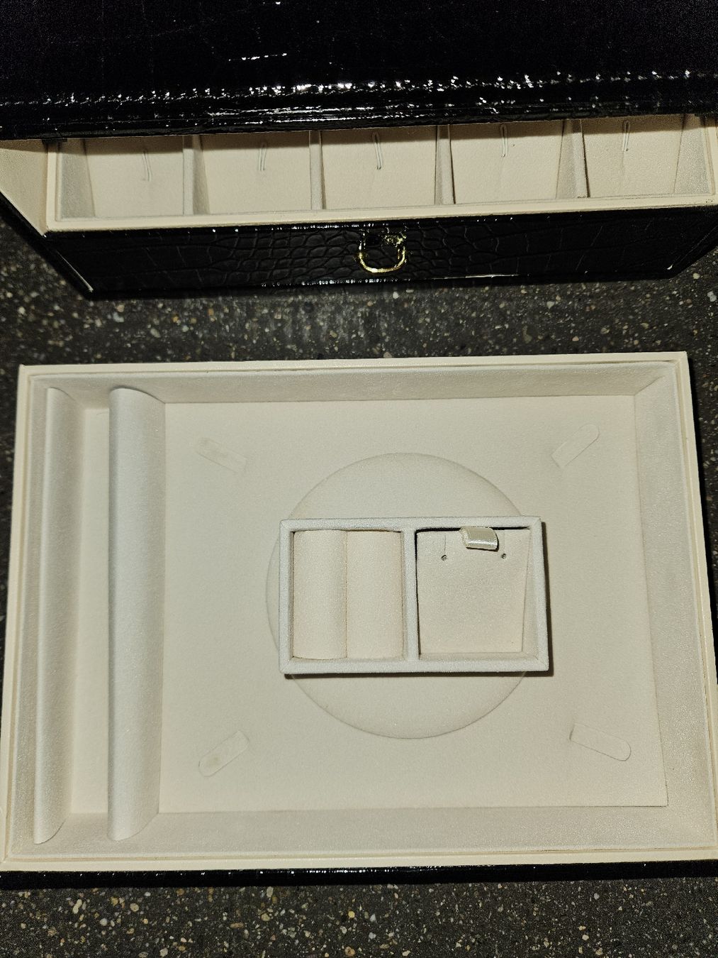 Sistemi di archiviazione: Schwarze Schmuckbox mit 2 Schubladen, Kunstleder  – Nuovo (secondo la descrizione) da Ormalingen venduto da nomolnoi 5