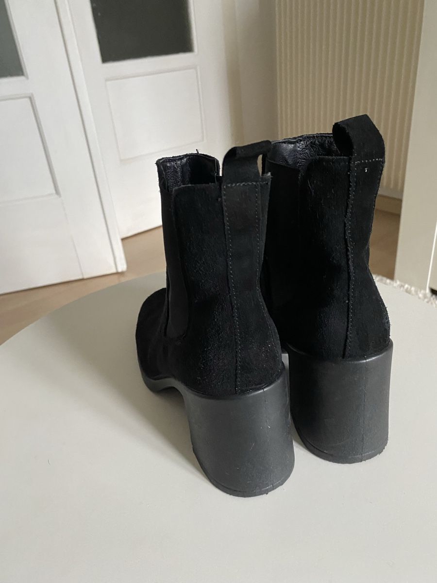 Scarpe da donna: Bottines OFFICE en suède noir, cuir, taille 38 – Nuovo (secondo la descrizione) da Vuippens venduto da ale_6gkb 2