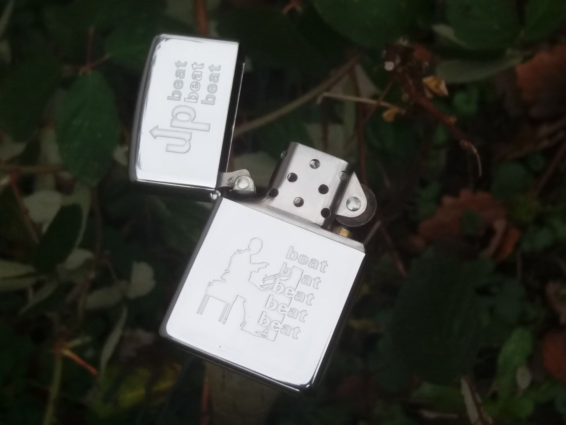 Zippo Feuerzeuge: ZIPPO CHROMÉ (UP BEAT) NEUF, 1994 – Neu (gemäss Beschreibung) aus Meyrin von  1