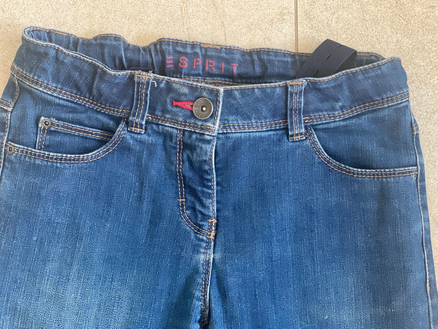 Esprit Pantaloni: Jeans Esprit Grösse 158 verstellbarer Bund Basic Teil – Usato da Allschwil venduto da Rosenfee 2