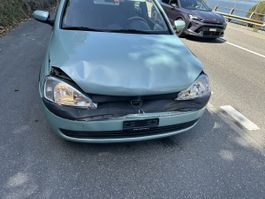 Opel Corsa Frontschaden Mintgrün Defekt