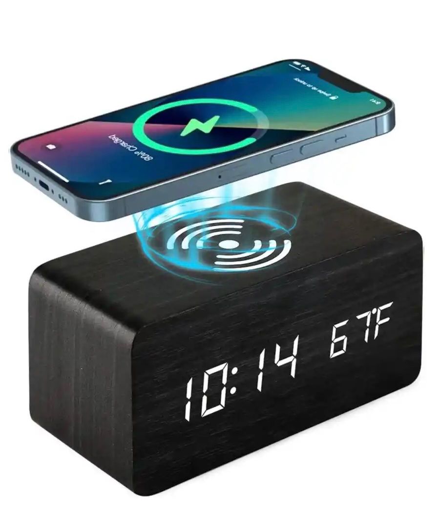 Docking station: 3in1 LED Holz Wecker, Uhr mit wireless Ladefunktion – Usato da Lyss venduto da jba_s2my