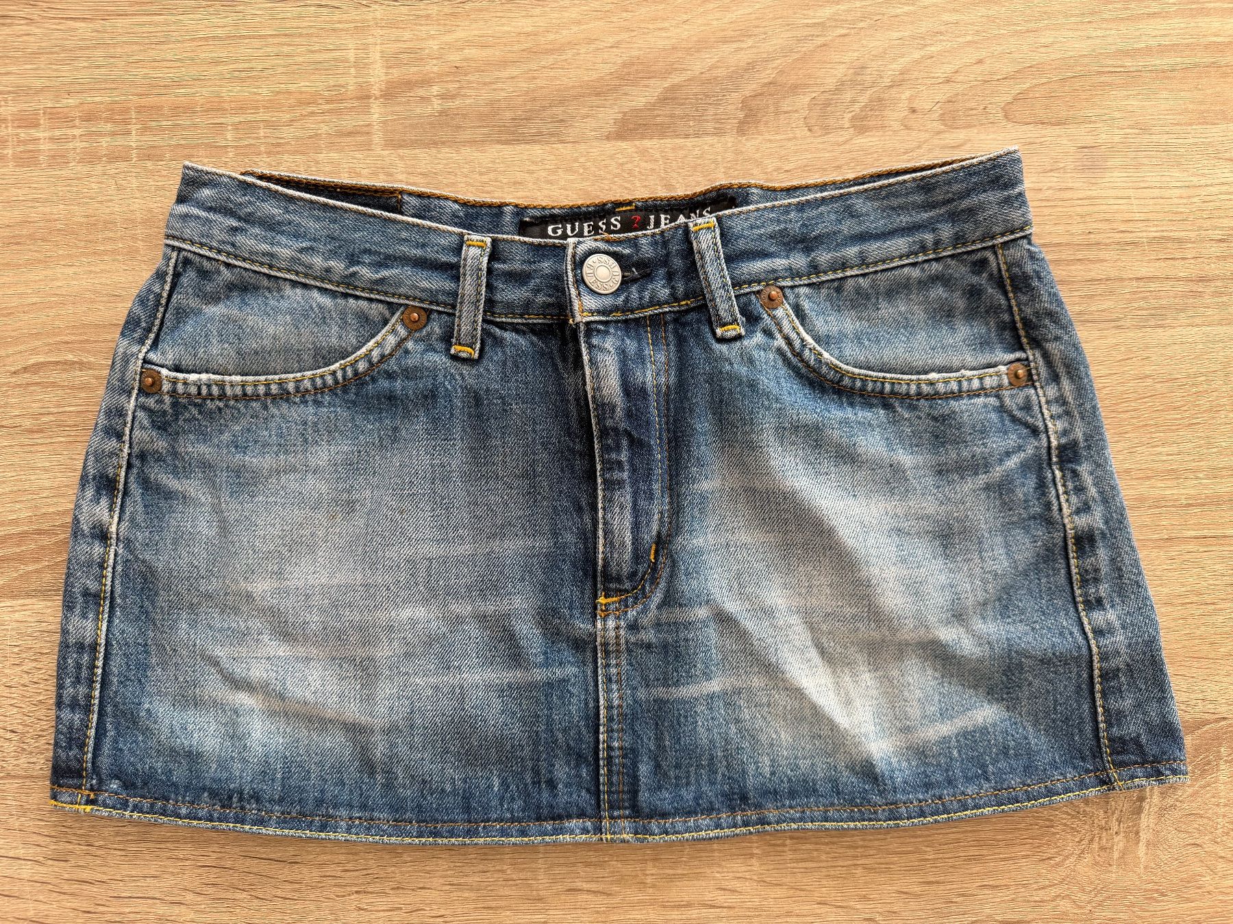 Vestiti & Gonne: MINIROCK von GUESS XS – Usato da Allschwil venduto da Naike06