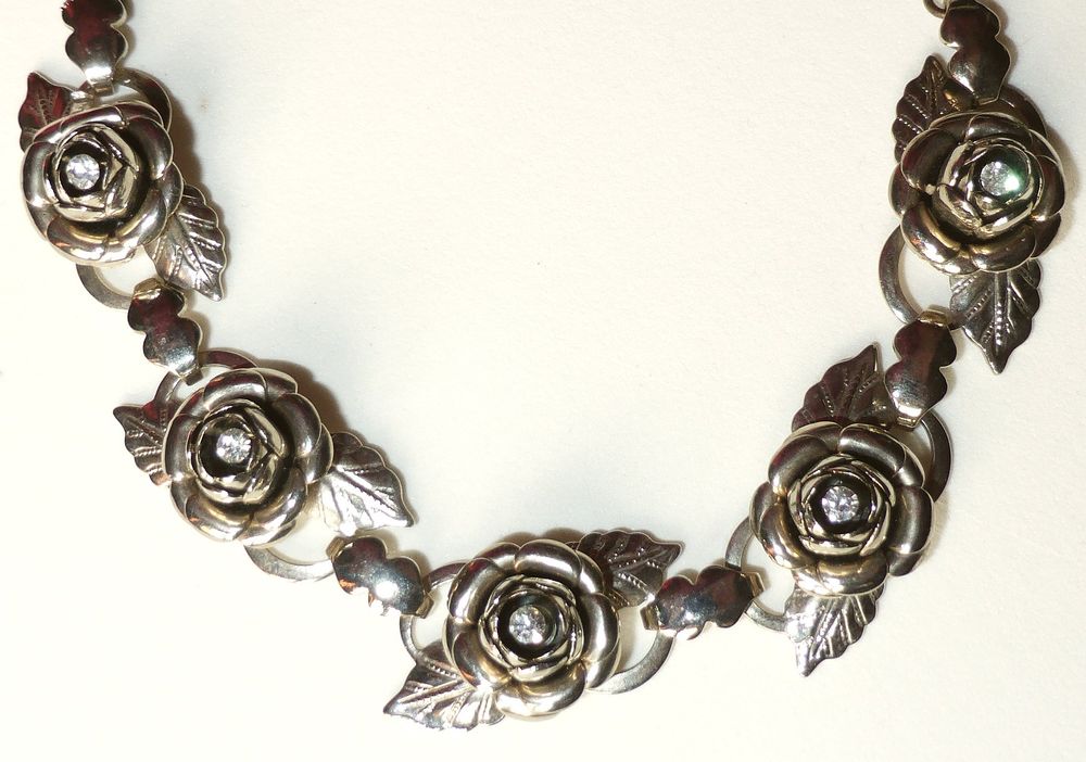 Collier Vintage Rose Années 50/60 - En Plastique - Excellent État - Véritable Pièce Rétro