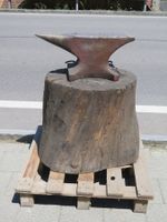 Alter Ambos  1915   auf Originellem Holzsockel