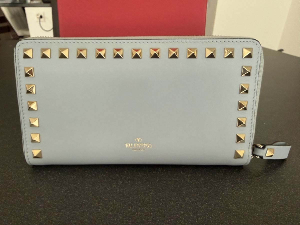 Valentino Portamonete: Valentino Garavani Rockstud Zip Around Wallet – Usato da Winterthur venduto da don_fabio