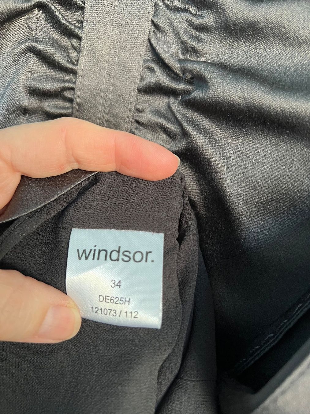 Windsor Robes: Seidenkleid von Windsor – Neuf (Voir description) à Wettingen par behave2807 2