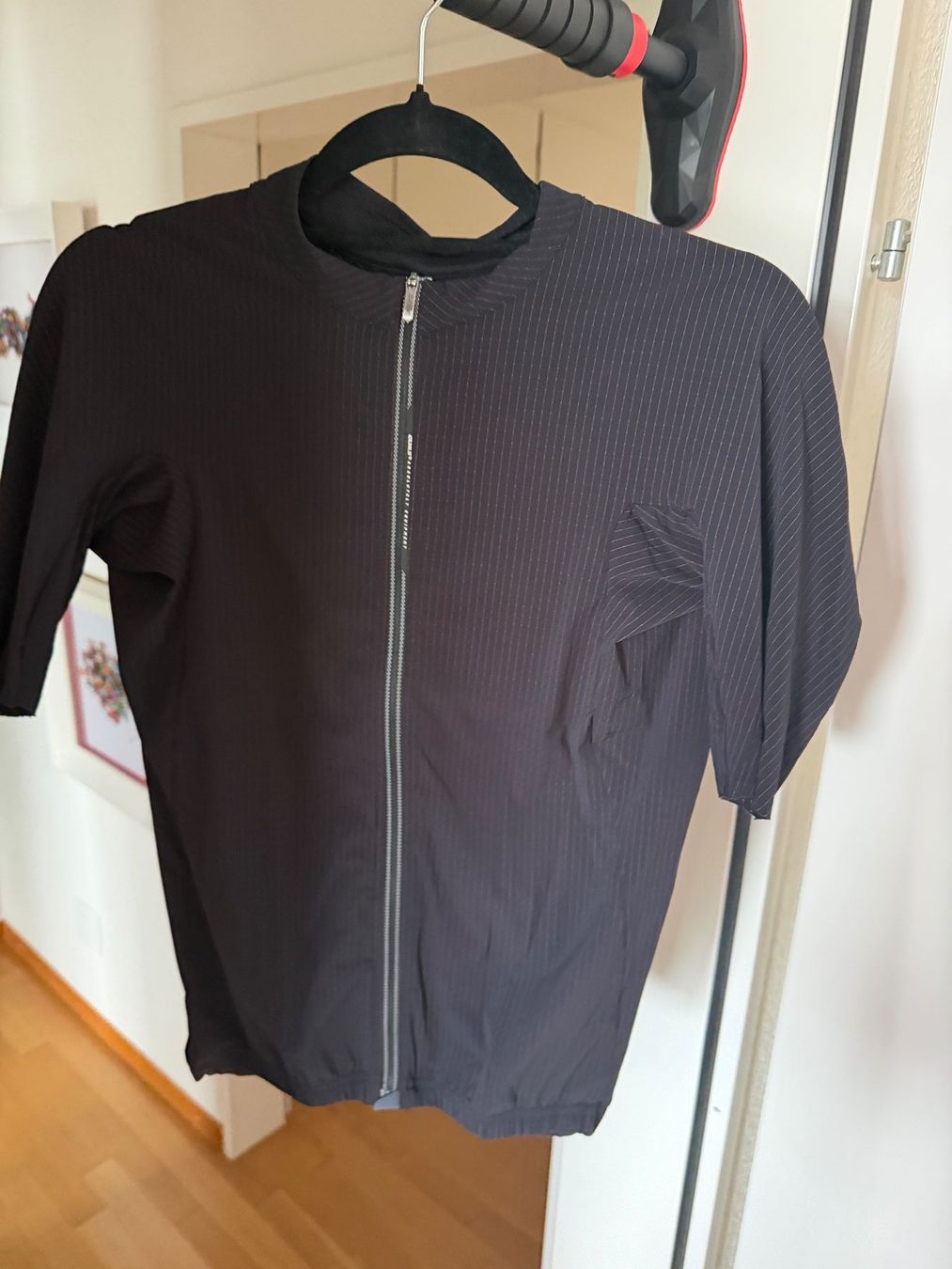 Leibchen & Hosen: Q36.5 Dottore Pro Jersey Black Men Size L – Gebraucht aus Küsnacht ZH von gma_67jc