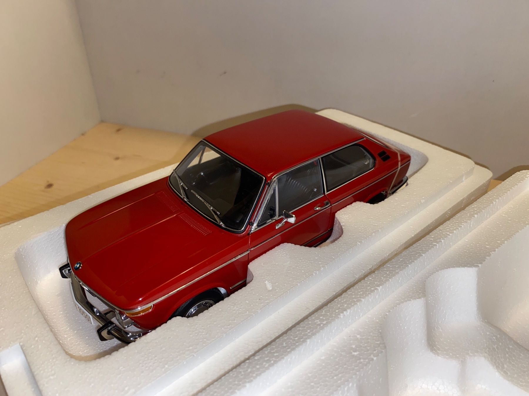 BMW Modellini d'auto: BMW 2000 Touring 1/18 AutoArt Millennium – Nuovo (secondo la descrizione) da Wohlen AG venduto da PrivatSammlung 3