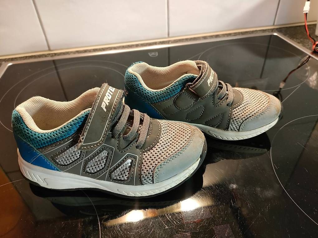 Scarpe per ragazzi: Turnschuhe zu verkaufen – Usato da Bramboden venduto da zaenni 1