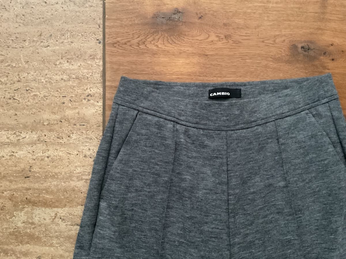 Cambio Pantaloni: Cambio Hose Gr. 38 – Usato da Frasnacht venduto da hei_t6dl 1