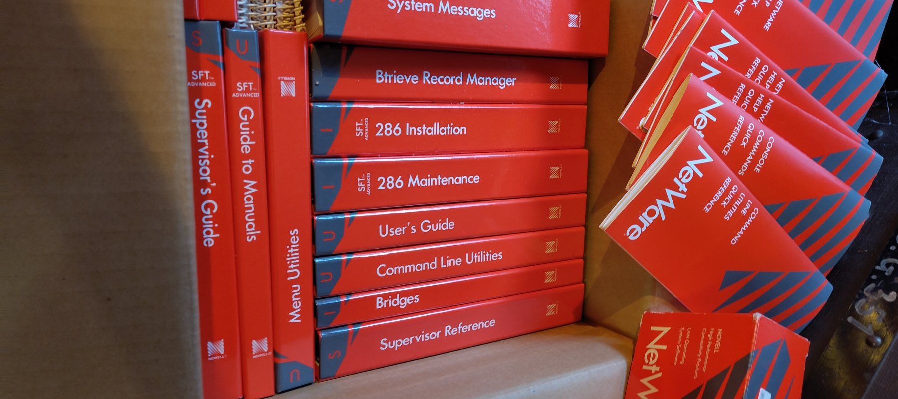 Software: Novell Netware, manuels et software – Usato da Bassins venduto da mazette13 2