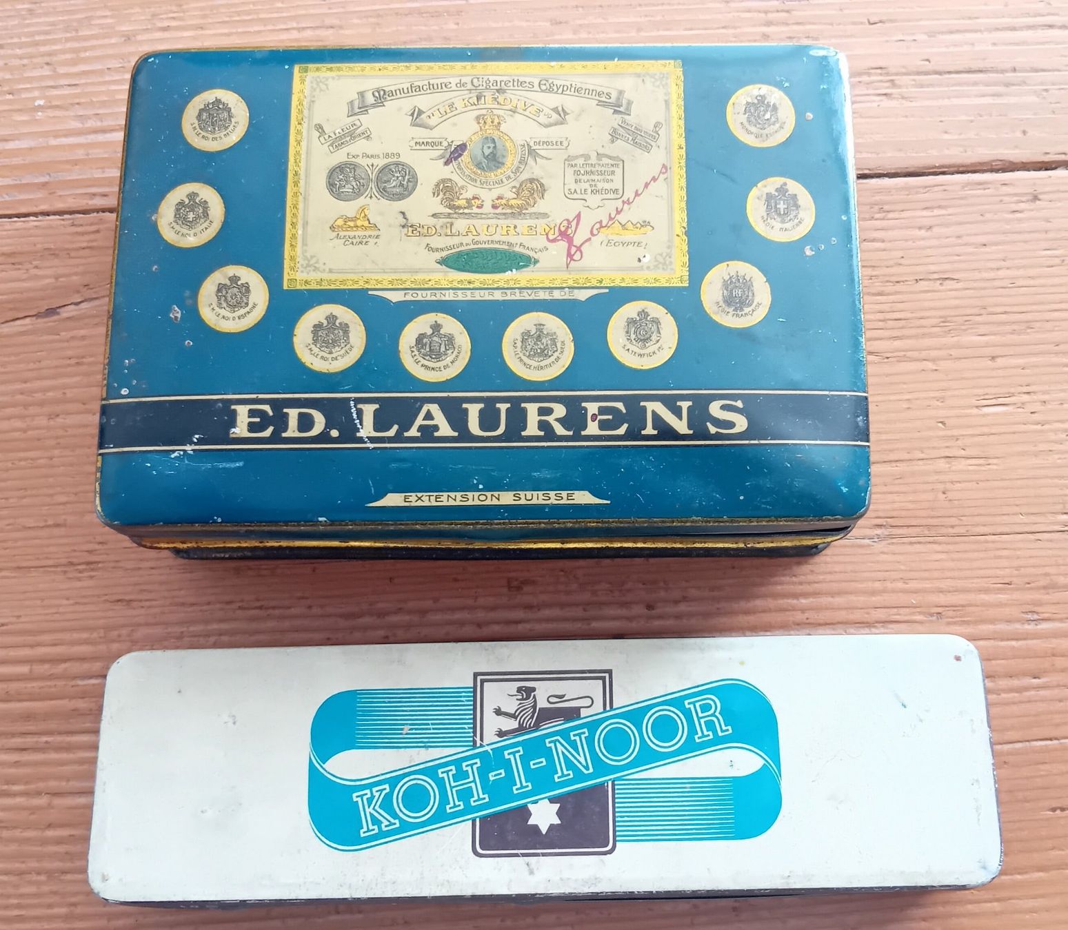 Dosen: 2 anciennes boîtes métal Laurens et Koh-I-Noor – Gebraucht aus Neuchatel von Vlenoble