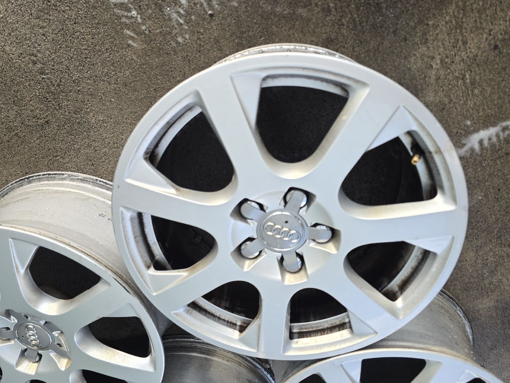 Audi Pneumatici & Ruote complete: Felgen audi 17 zoll 5x112 – Usato da Buchs AG venduto da adz_wf9f 1