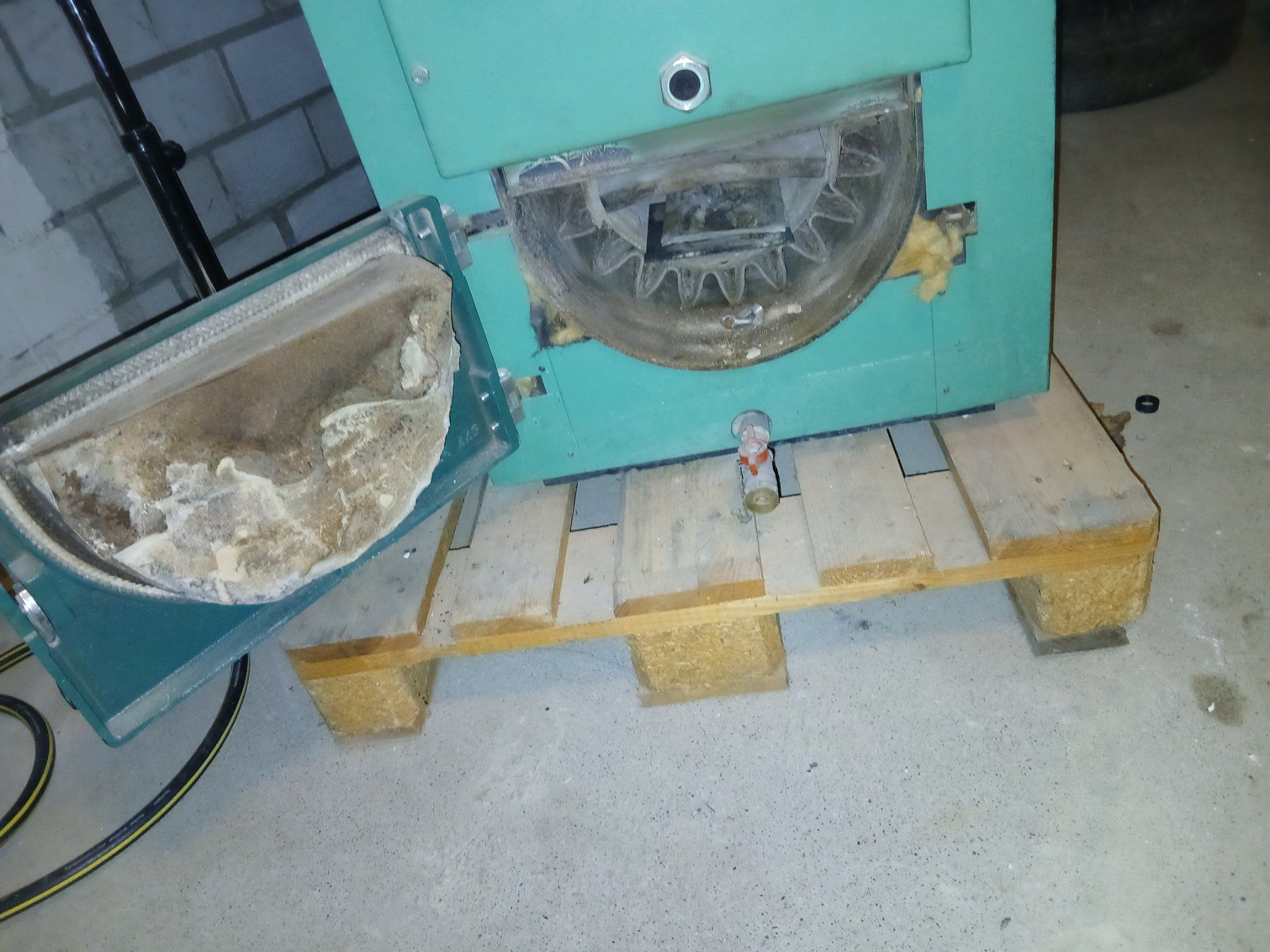 Radiatori: Holzheizung CTC – Usato da Bilten venduto da SchnyderSRA 5