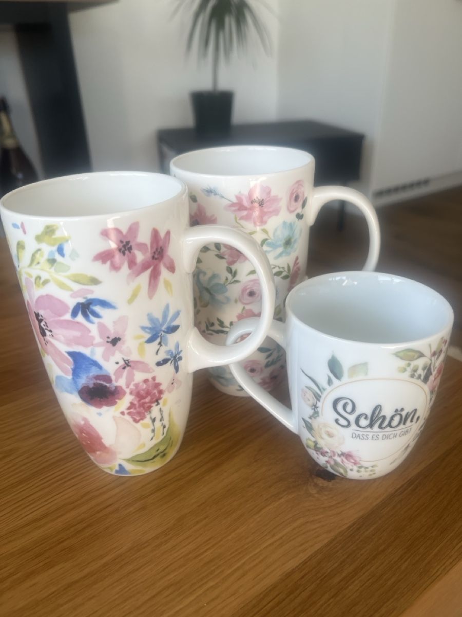 Tazze: 3er Set Tassen mit Blumenmuster, Top Zustand – Nuovo (secondo la descrizione) da Uzwil venduto da sab_nhc7
