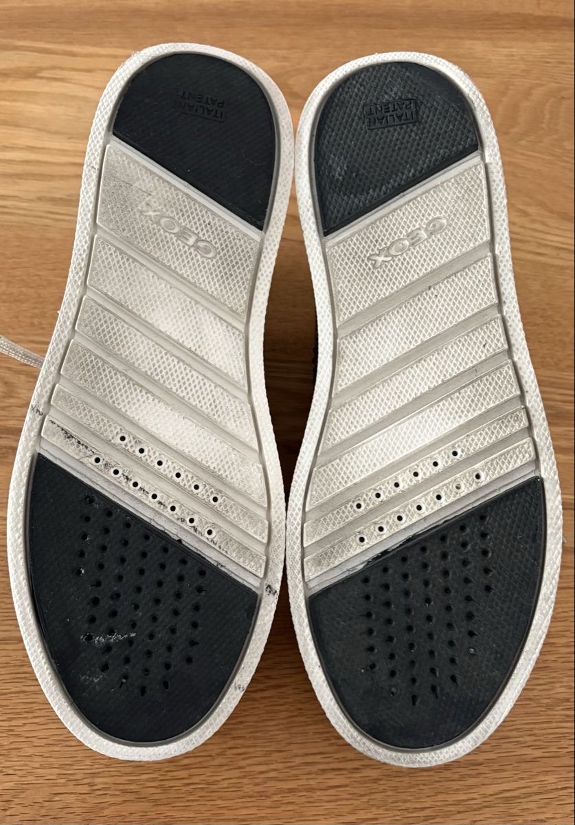 Geox Scarpe da donna: Geox Sneaker Schlangenprint Grösse 38 – Usato da Staffelbach venduto da rc-larossa 1