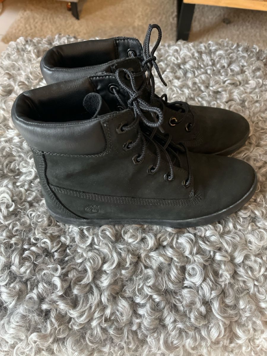 Timberland Chaussures femmes: Schwarze Timberland Schnürboots – D'occasion à Dinhard par Tatjjj 1