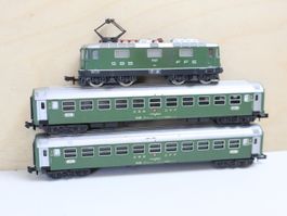 Minitrix SBB Re 4/4 E-Lok + SBB Personenwagen Set - N