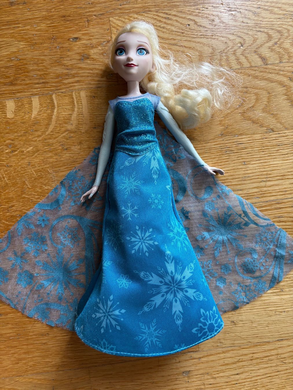 Disney Giocattoli: Eiskönigin Elsa Puppen 3er Set – Usato da Zürich venduto da Fabienne059 2