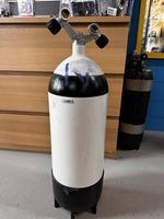 15-Liter Tauchflasche mit Doppelventil.