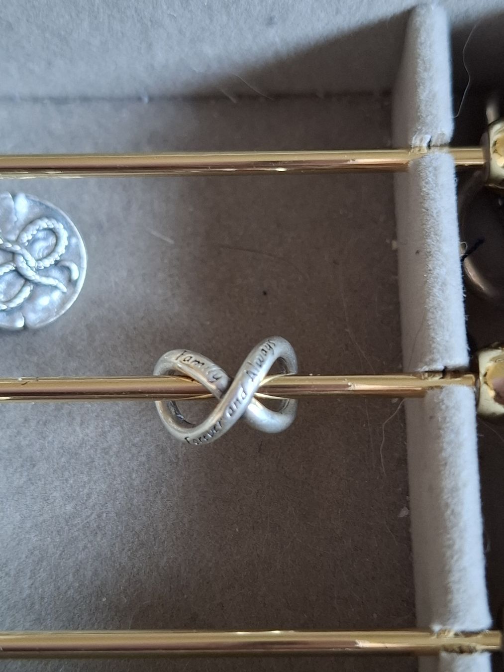 Pandora Anhänger: charm pandora infinity – Gebraucht aus Lausanne von Ptite_Dame 1