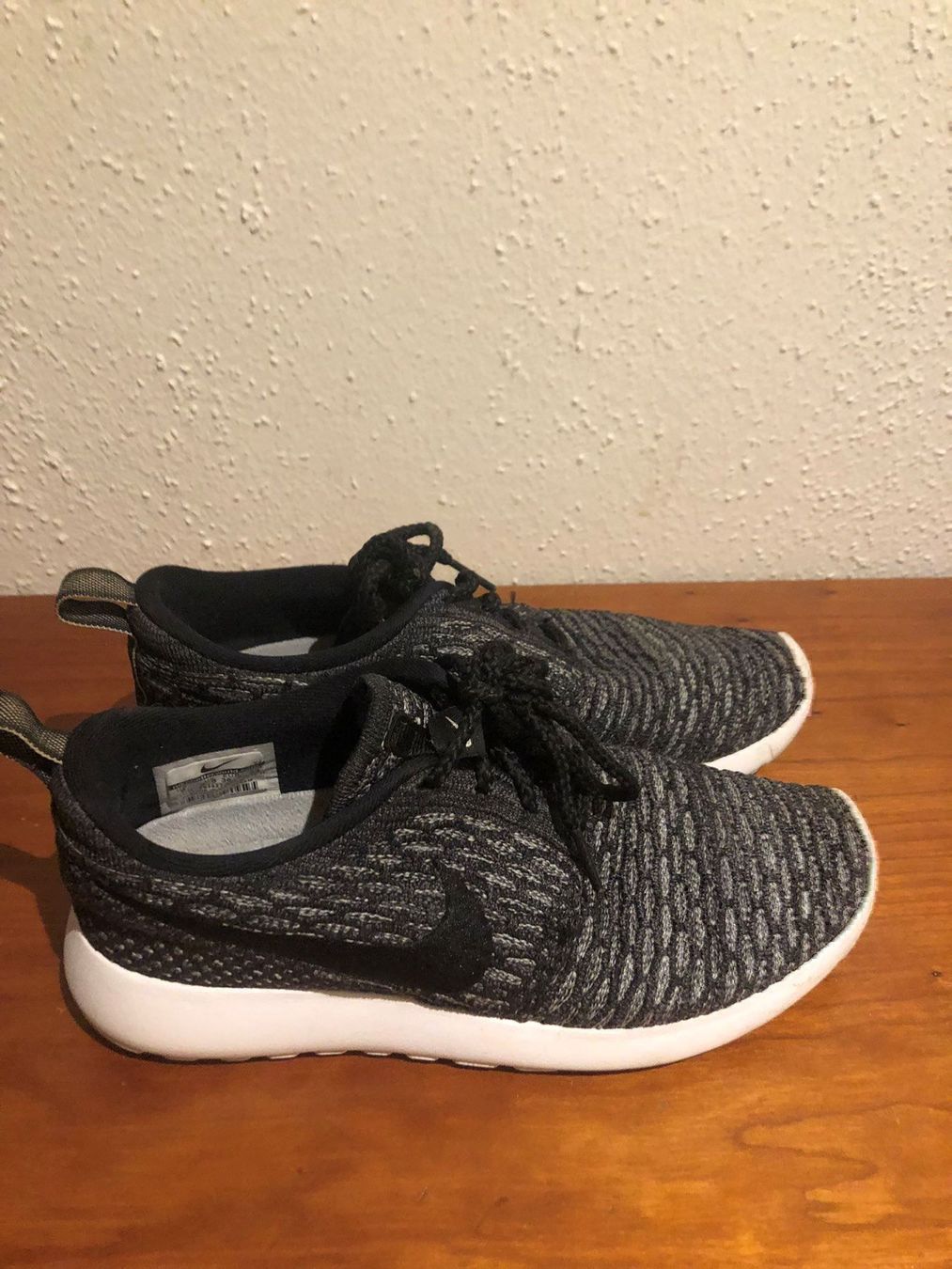 Nike Scarpe da donna: nike schuhe neu – Nuovo (secondo la descrizione) da Neuhausen am Rheinfall venduto da stundgirl 1