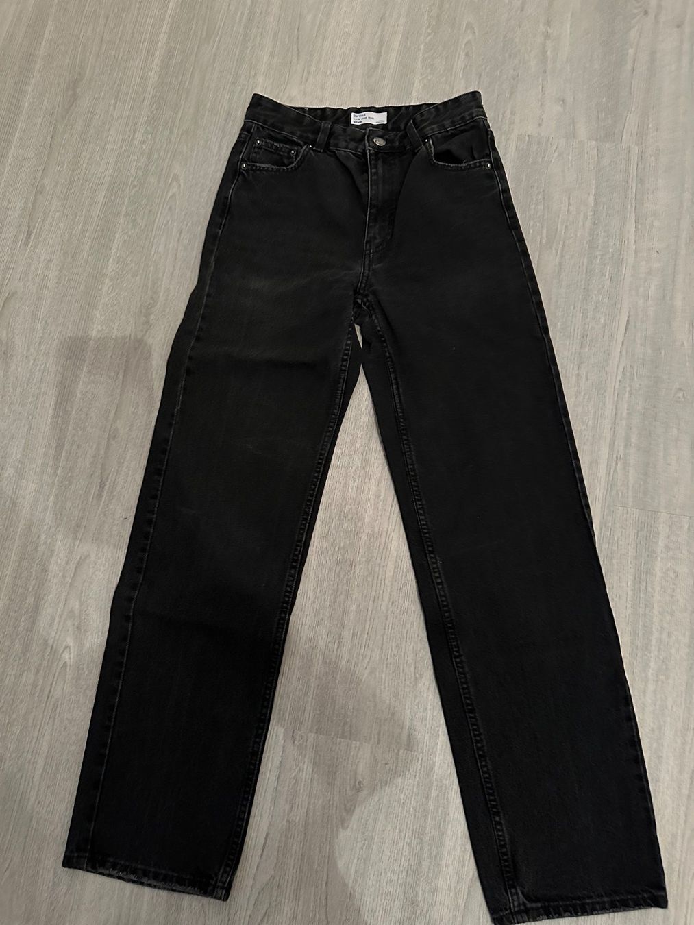 Bershka Jeans: Straight Leg Jeans – Usato da Liestal venduto da Cliestal